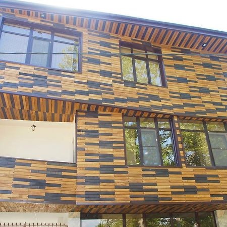 Guest House Belyi Lebed Sukhumi Exterior foto